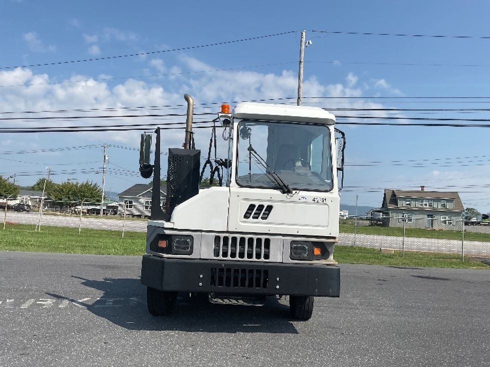 Yard Truck-Heavy Duty Tractors-Ottawa-2020-T2-Carlisle-PA-70,257\n\t\tmiles-$ 60,250 - Image 2