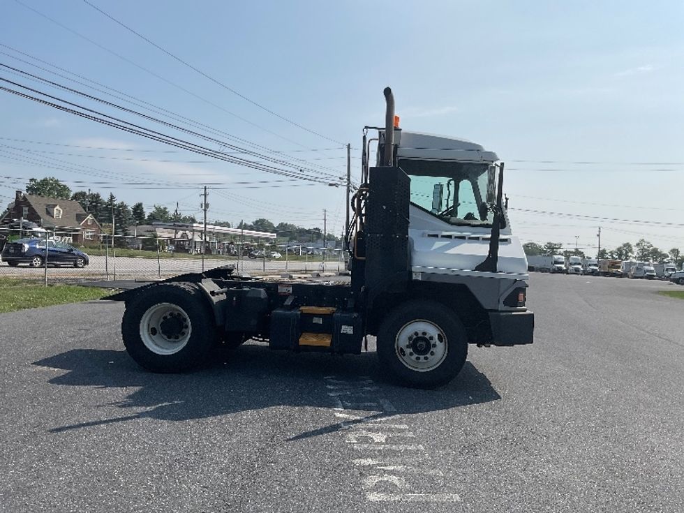 Yard Truck-Heavy Duty Tractors-Ottawa-2020-T2-Carlisle-PA-70,257\n\t\tmiles-$ 60,250 - Image 8