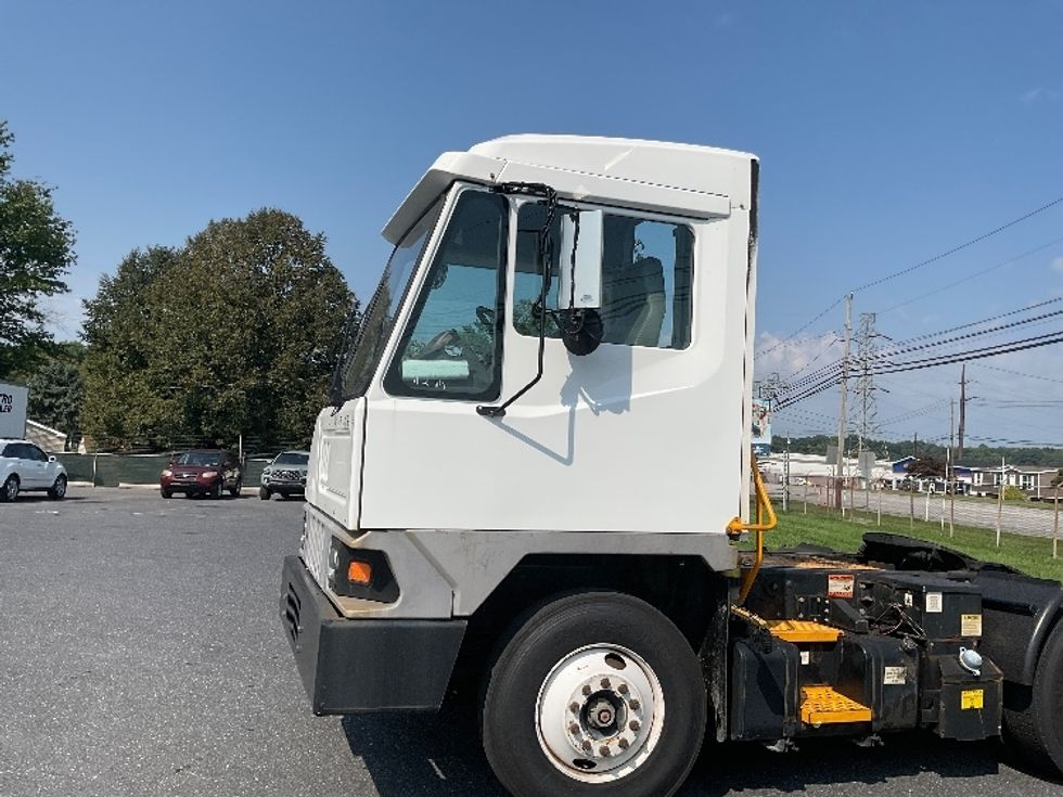 Yard Truck-Heavy Duty Tractors-Ottawa-2020-T2-Carlisle-PA-70,257\n\t\tmiles-$ 60,250 - Image 9
