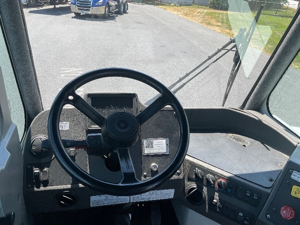Yard Truck-Heavy Duty Tractors-Ottawa-2020-T2-Carlisle-PA-71,574\n\t\tmiles-$ 60,000 - Image 10