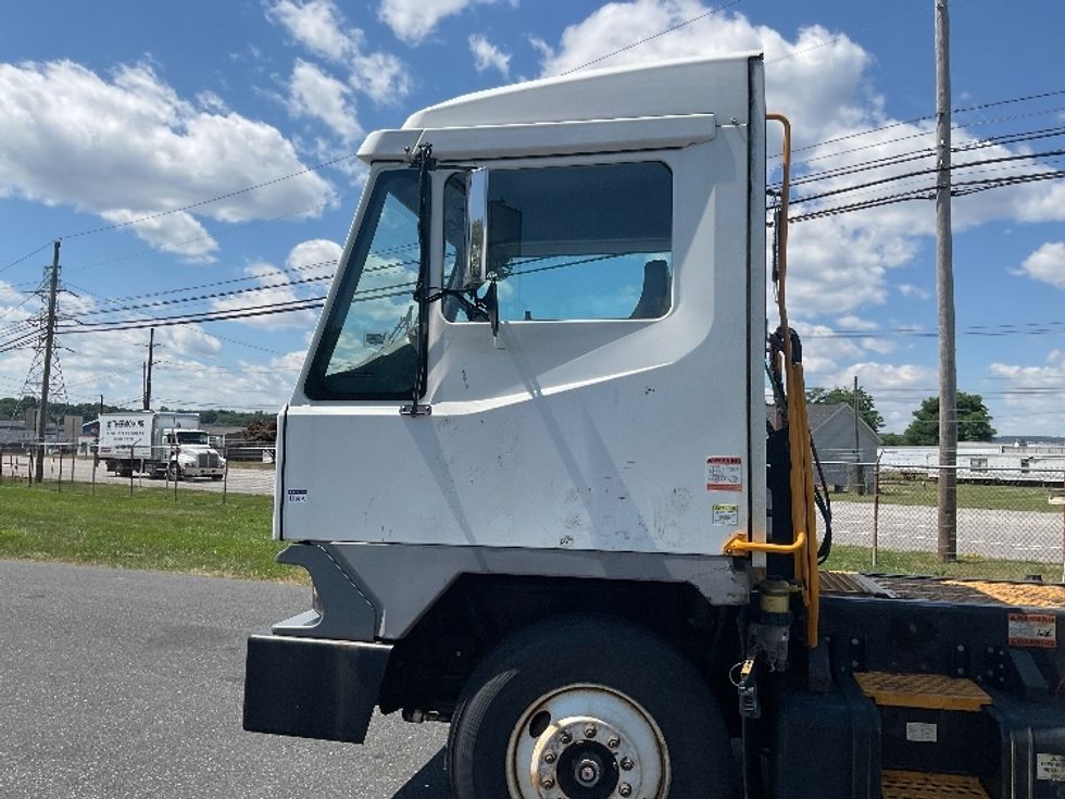 Yard Truck-Heavy Duty Tractors-Ottawa-2020-T2-Carlisle-PA-71,574\n\t\tmiles-$ 60,000 - Image 12
