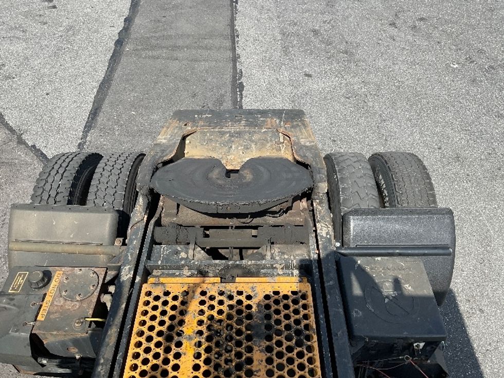 Yard Truck-Heavy Duty Tractors-Ottawa-2020-T2-Carlisle-PA-71,574\n\t\tmiles-$ 60,000 - Image 17