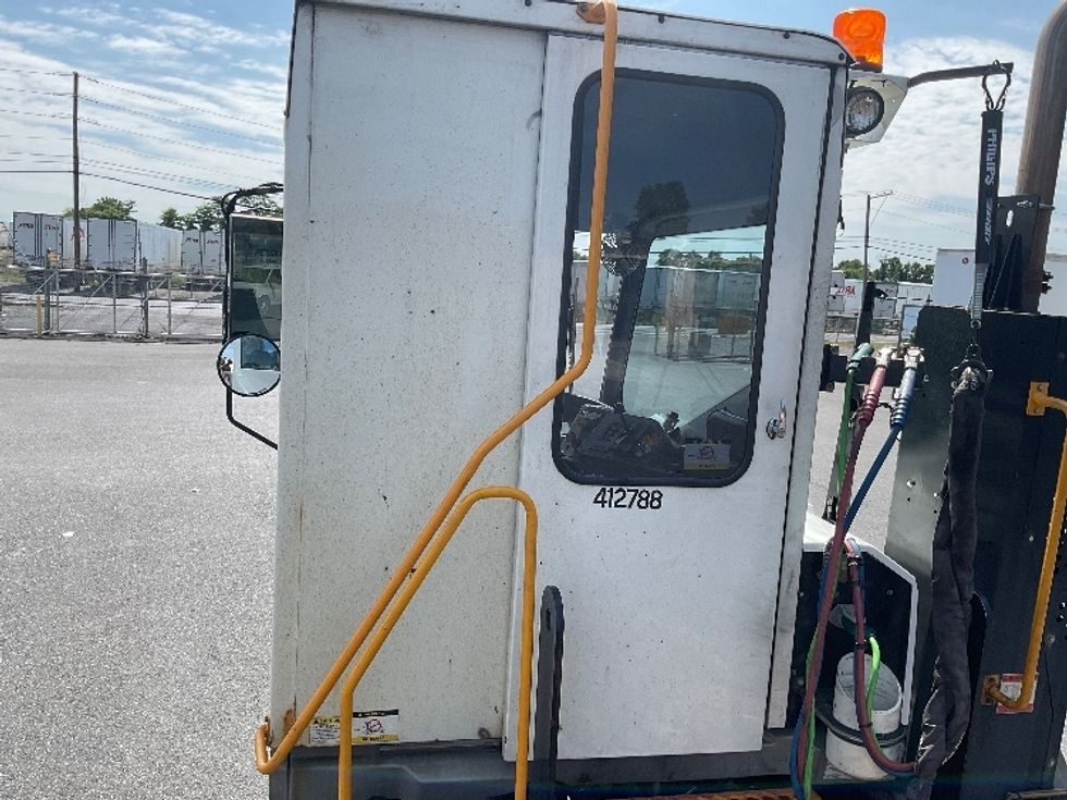 Yard Truck-Heavy Duty Tractors-Ottawa-2020-T2-Carlisle-PA-71,574\n\t\tmiles-$ 60,000 - Image 19