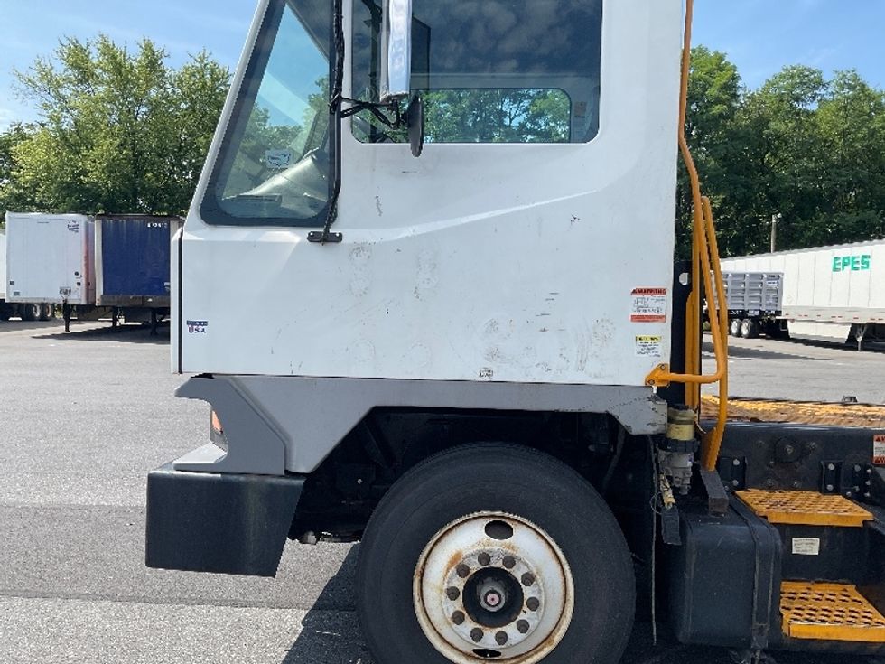 Yard Truck-Heavy Duty Tractors-Ottawa-2020-T2-Carlisle-PA-71,574\n\t\tmiles-$ 60,000 - Image 21
