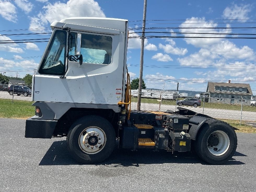 Yard Truck-Heavy Duty Tractors-Ottawa-2020-T2-Carlisle-PA-71,574\n\t\tmiles-$ 60,000 - Image 4