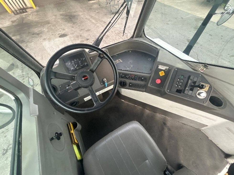 Yard Truck-Heavy Duty Tractors-Ottawa-2020-T2-Charlotte-NC-37,645\n\t\tmiles-$ 74,750 - Image 10