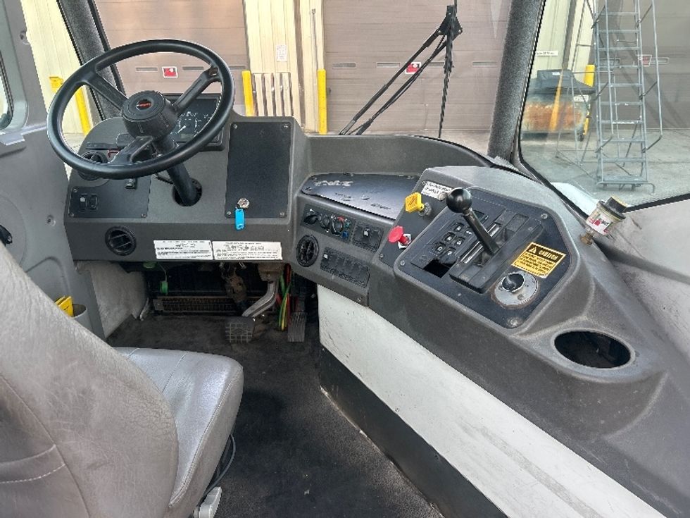 Yard Truck-Heavy Duty Tractors-Ottawa-2020-T2-Charlotte-NC-37,645\n\t\tmiles-$ 74,750 - Image 12