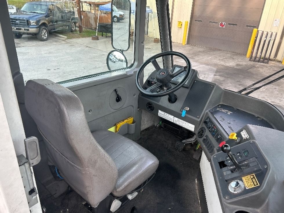 Yard Truck-Heavy Duty Tractors-Ottawa-2020-T2-Charlotte-NC-37,645\n\t\tmiles-$ 74,750 - Image 13