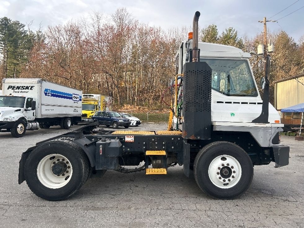 Yard Truck-Heavy Duty Tractors-Ottawa-2020-T2-Charlotte-NC-37,645\n\t\tmiles-$ 74,750 - Image 8