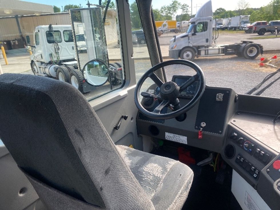 Yard Truck-Heavy Duty Tractors-Ottawa-2020-T2-Cleveland-TN-131,233\n\t\tmiles-$ 74,000 - Image 10