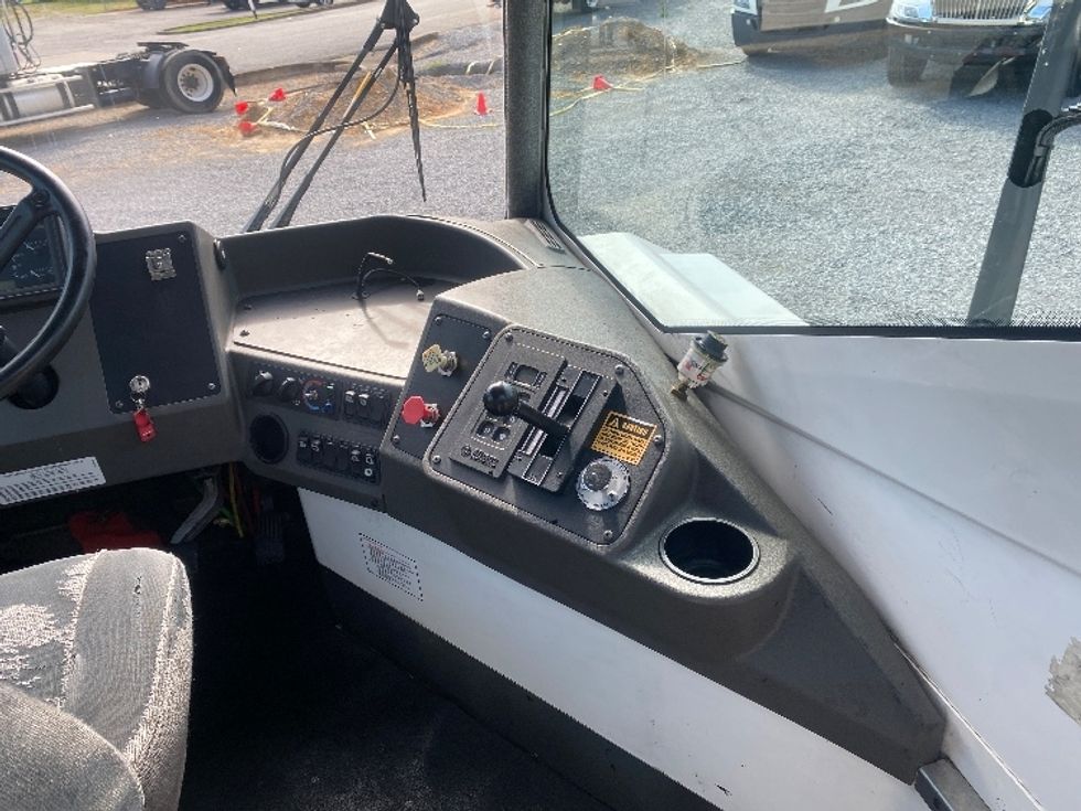 Yard Truck-Heavy Duty Tractors-Ottawa-2020-T2-Cleveland-TN-131,233\n\t\tmiles-$ 74,000 - Image 12