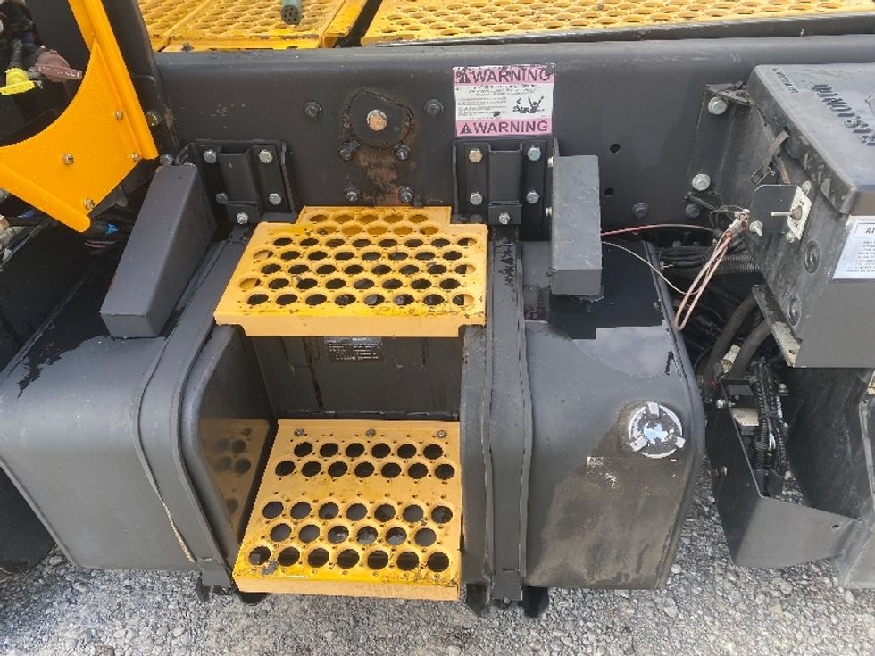 Yard Truck-Heavy Duty Tractors-Ottawa-2020-T2-Cleveland-TN-131,233\n\t\tmiles-$ 74,000 - Image 15