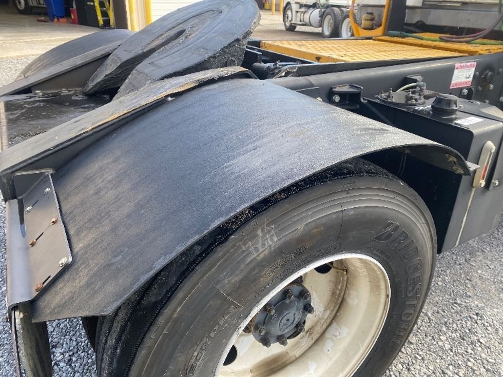 Yard Truck-Heavy Duty Tractors-Ottawa-2020-T2-Cleveland-TN-131,233\n\t\tmiles-$ 74,000 - Image 16