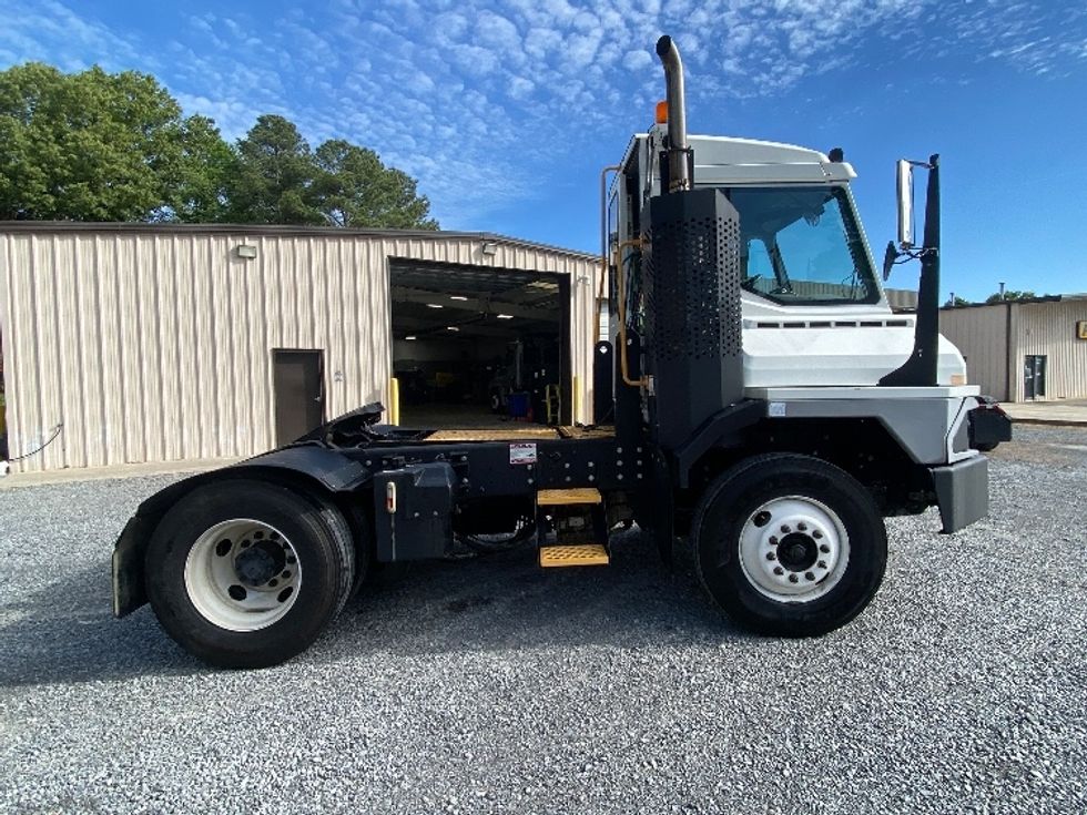 Yard Truck-Heavy Duty Tractors-Ottawa-2020-T2-Cleveland-TN-131,233\n\t\tmiles-$ 74,000 - Image 8