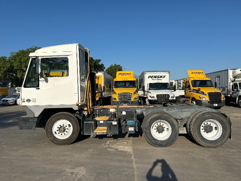 Yard Truck-Heavy Duty Tractors-Ottawa-2020-T2-Dallas-TX-24,053\n\t\tmiles-$ 89,500 - Image 4