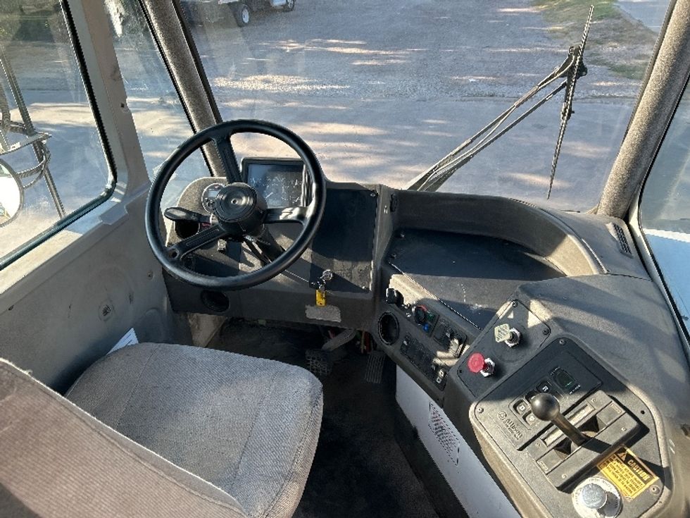 Yard Truck-Heavy Duty Tractors-Ottawa-2020-T2-Dallas-TX-24,053\n\t\tmiles-$ 89,500 - Image 9