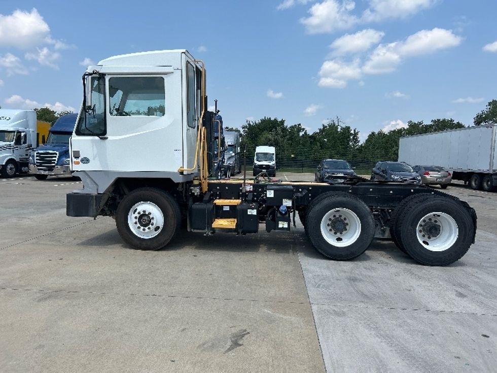 Yard Truck-Heavy Duty Tractors-Ottawa-2020-T2-Dallas-TX-24,092\n\t\tmiles-$ 92,500 - Image 4