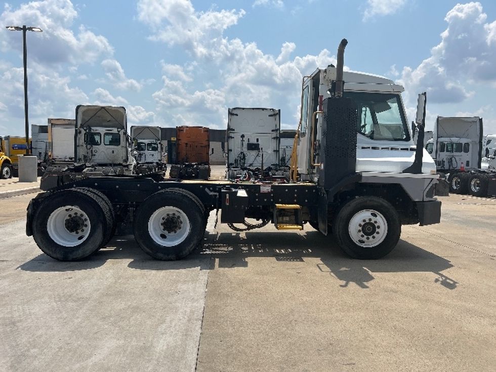 Yard Truck-Heavy Duty Tractors-Ottawa-2020-T2-Dallas-TX-24,092\n\t\tmiles-$ 92,500 - Image 8