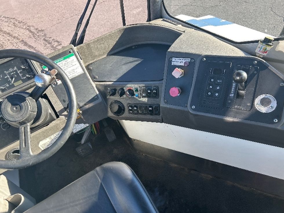 Yard Truck-Heavy Duty Tractors-Ottawa-2020-T2-Dalton-GA-19,363\n\t\tmiles-$ 75,000 - Image 11