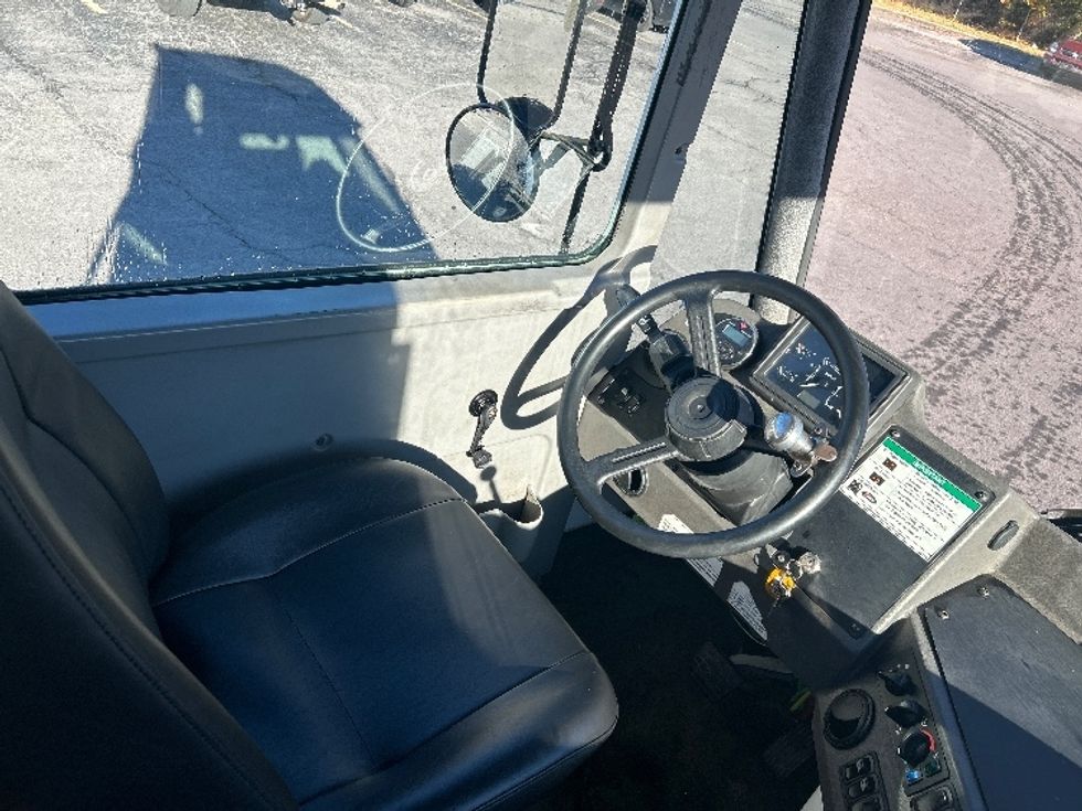 Yard Truck-Heavy Duty Tractors-Ottawa-2020-T2-Dalton-GA-19,363\n\t\tmiles-$ 75,000 - Image 14