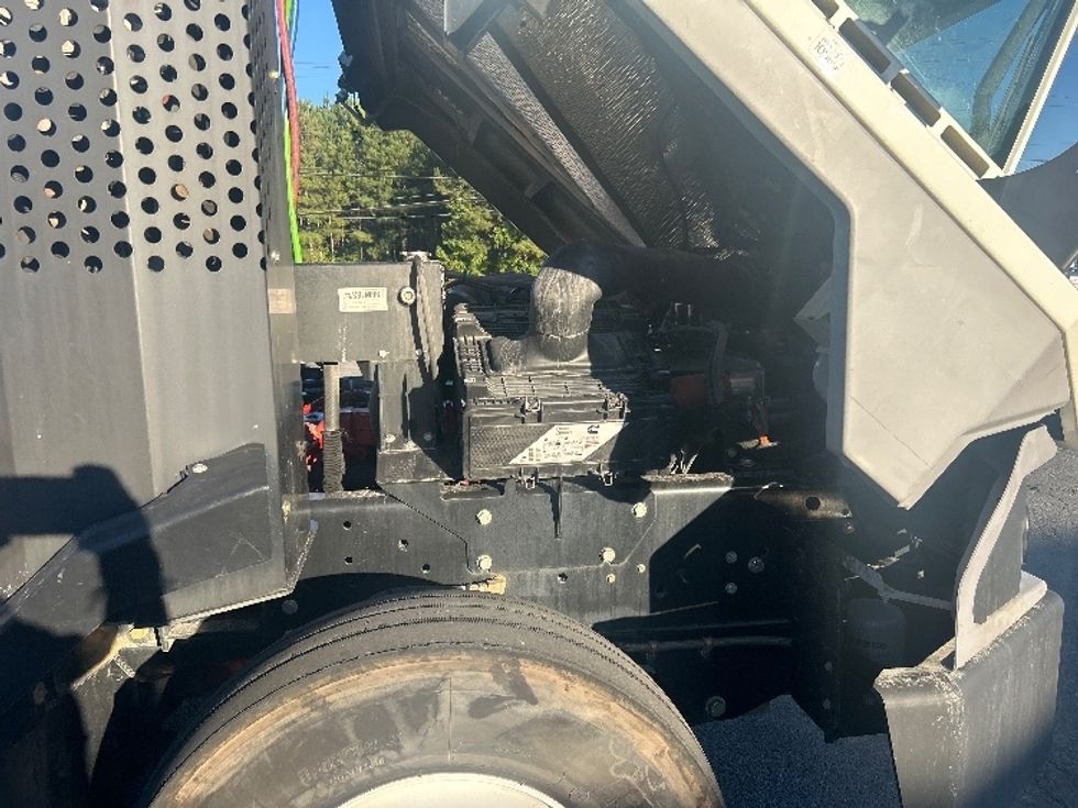 Yard Truck-Heavy Duty Tractors-Ottawa-2020-T2-Dalton-GA-19,363\n\t\tmiles-$ 75,000 - Image 15