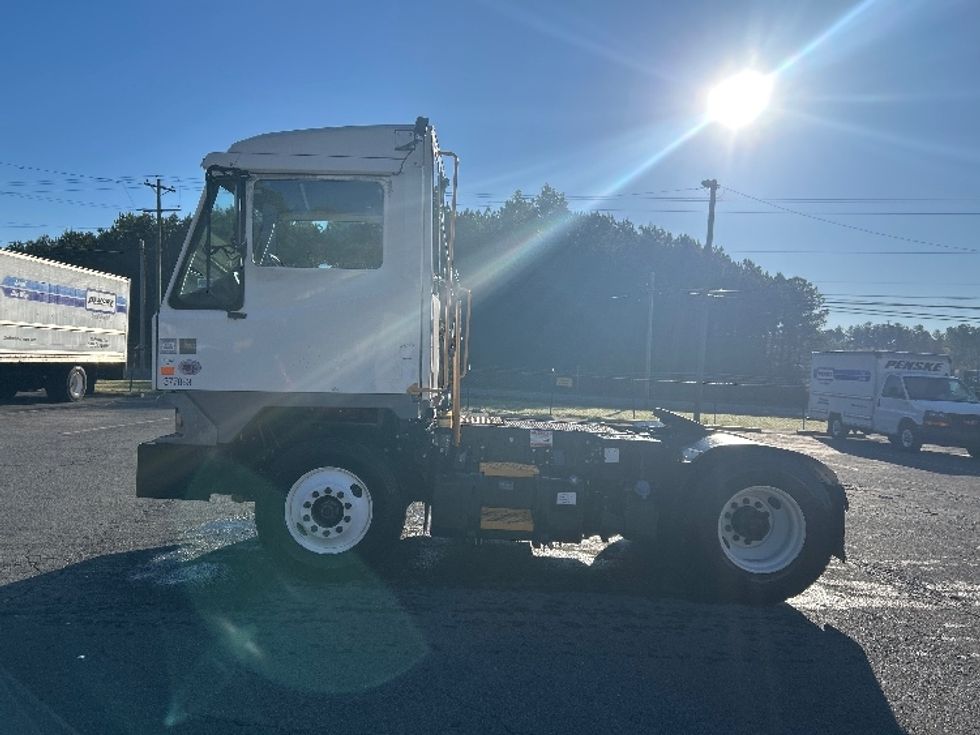 Yard Truck-Heavy Duty Tractors-Ottawa-2020-T2-Dalton-GA-19,363\n\t\tmiles-$ 75,000 - Image 4