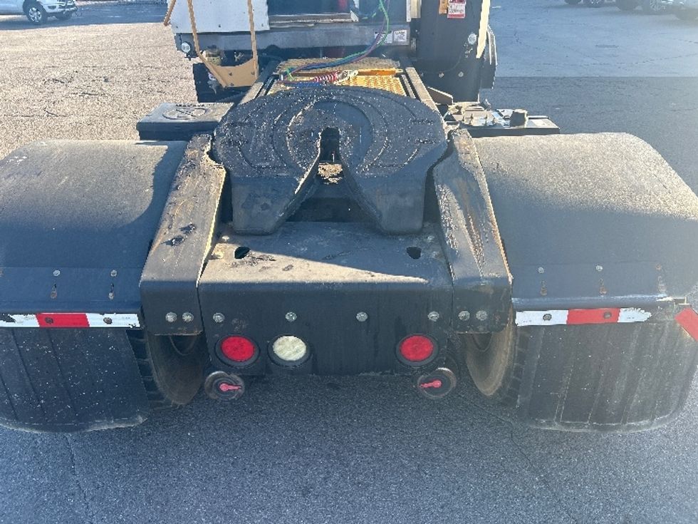 Yard Truck-Heavy Duty Tractors-Ottawa-2020-T2-Dalton-GA-19,363\n\t\tmiles-$ 75,000 - Image 6