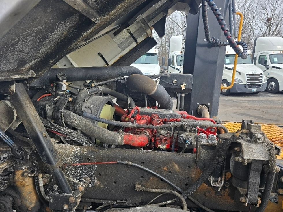 Yard Truck-Heavy Duty Tractors-Ottawa-2020-T2-Dayton-OH-35,469\n\t\tmiles-$ 71,500 - Image 12