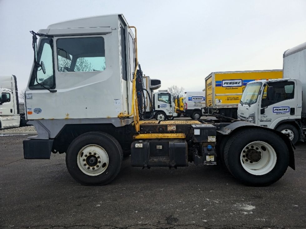 Yard Truck-Heavy Duty Tractors-Ottawa-2020-T2-Dayton-OH-35,469\n\t\tmiles-$ 71,500 - Image 4