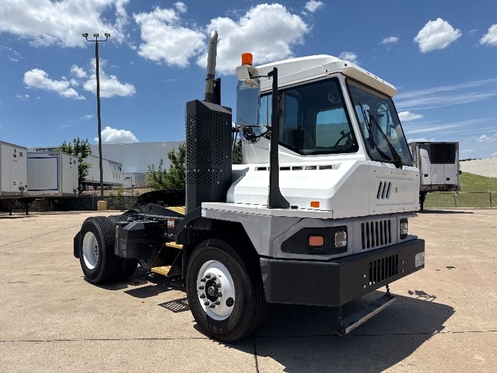 Yard Truck-Heavy Duty Tractors-Ottawa-2020-T2-Grand Prairie-TX-27,118\n\t\tmiles-$ 70,000 - Image 1