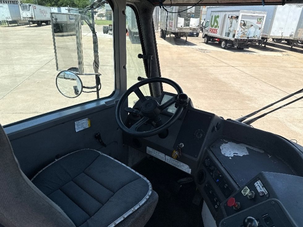 Yard Truck-Heavy Duty Tractors-Ottawa-2020-T2-Grand Prairie-TX-27,118\n\t\tmiles-$ 70,000 - Image 10
