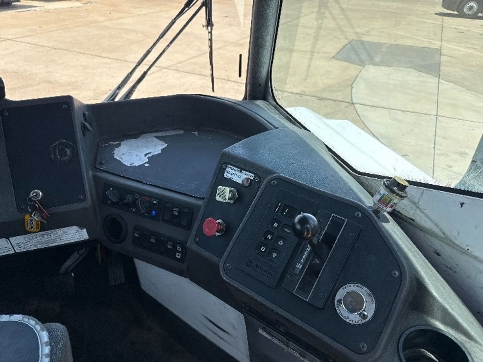 Yard Truck-Heavy Duty Tractors-Ottawa-2020-T2-Grand Prairie-TX-27,118\n\t\tmiles-$ 70,000 - Image 13