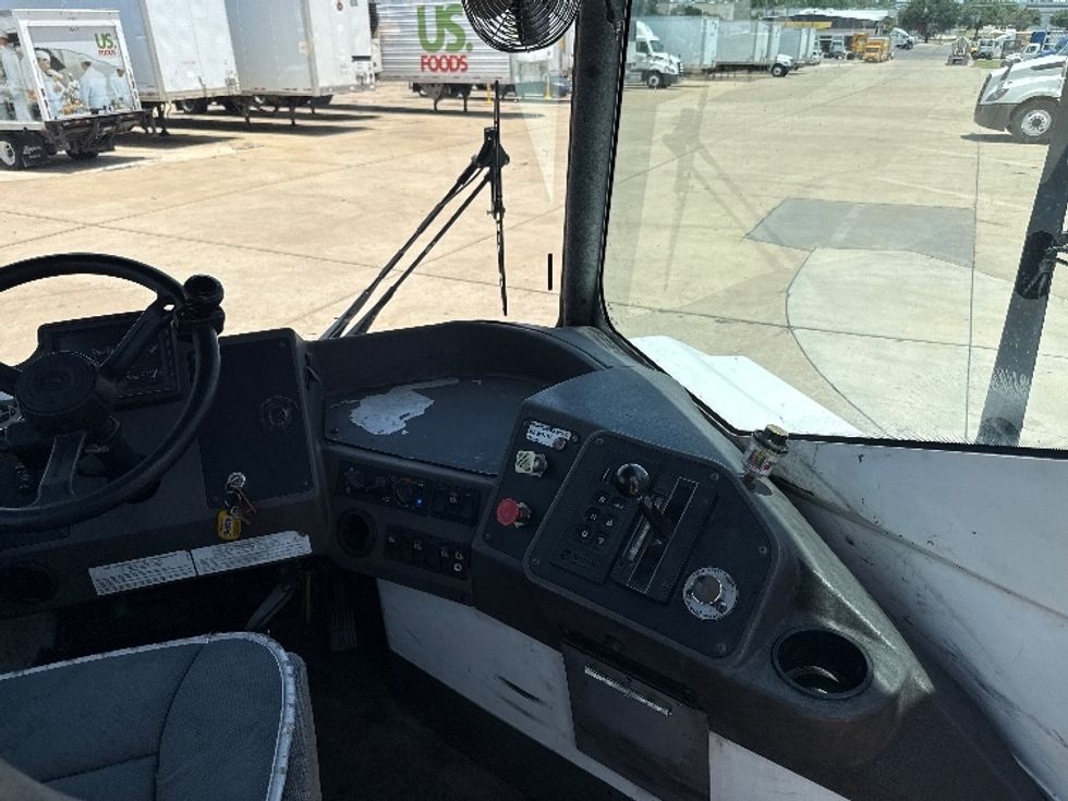 Yard Truck-Heavy Duty Tractors-Ottawa-2020-T2-Grand Prairie-TX-27,118\n\t\tmiles-$ 70,000 - Image 14