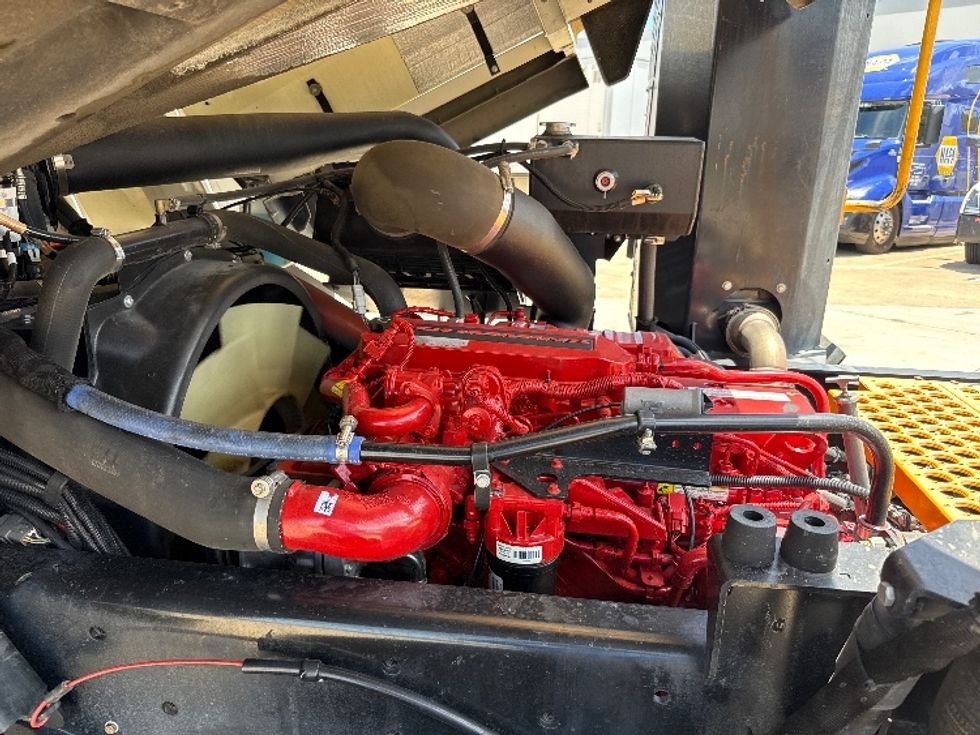 Yard Truck-Heavy Duty Tractors-Ottawa-2020-T2-Grand Prairie-TX-27,118\n\t\tmiles-$ 70,000 - Image 16