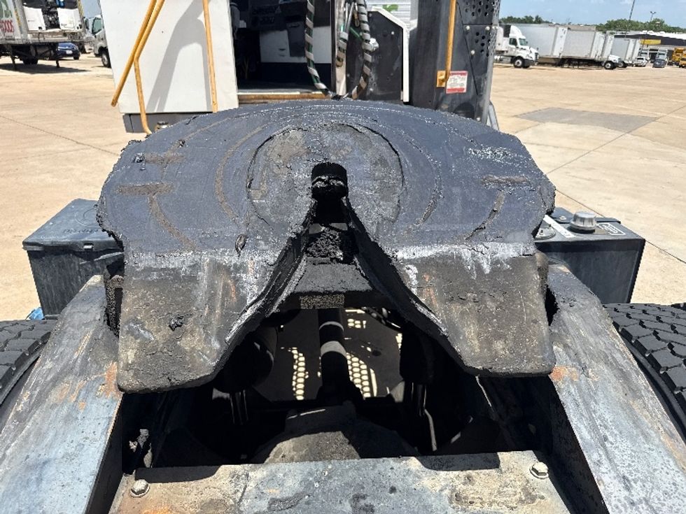Yard Truck-Heavy Duty Tractors-Ottawa-2020-T2-Grand Prairie-TX-27,118\n\t\tmiles-$ 70,000 - Image 6