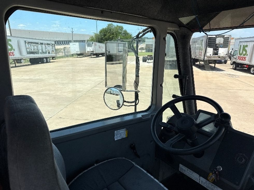Yard Truck-Heavy Duty Tractors-Ottawa-2020-T2-Grand Prairie-TX-27,118\n\t\tmiles-$ 70,000 - Image 9