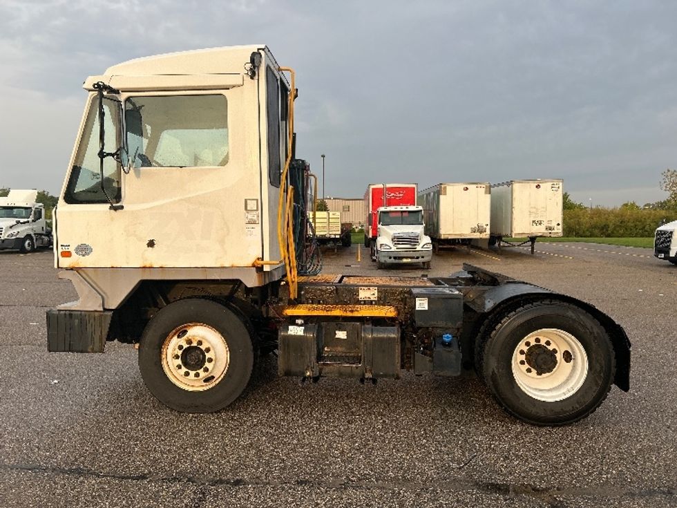 Yard Truck-Heavy Duty Tractors-Ottawa-2020-T2-Holland-MI-50,124\n\t\tmiles-$ 69,250 - Image 4