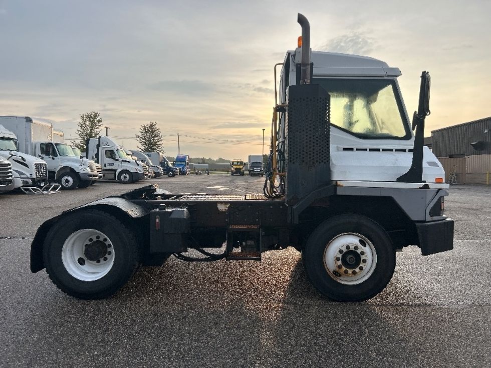 Yard Truck-Heavy Duty Tractors-Ottawa-2020-T2-Holland-MI-50,124\n\t\tmiles-$ 69,250 - Image 8