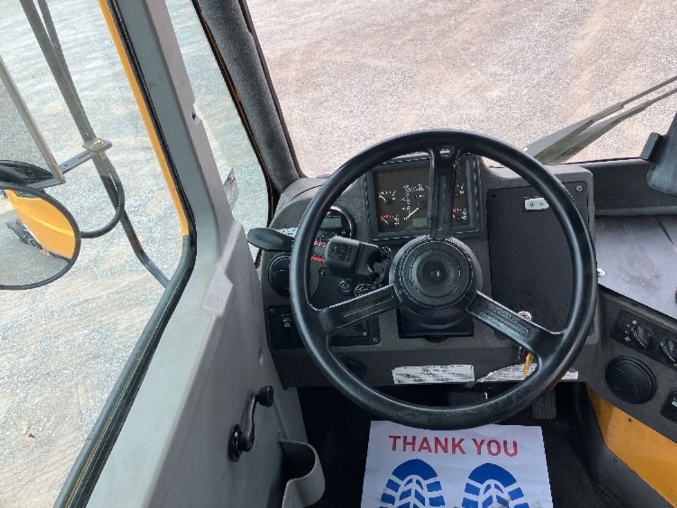 Yard Truck-Heavy Duty Tractors-Ottawa-2020-T2-Hueytown-AL-17,966\n\t\tmiles-$ 69,250 - Image 11