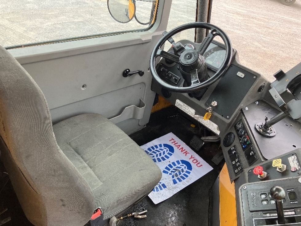 Yard Truck-Heavy Duty Tractors-Ottawa-2020-T2-Hueytown-AL-17,966\n\t\tmiles-$ 69,250 - Image 12