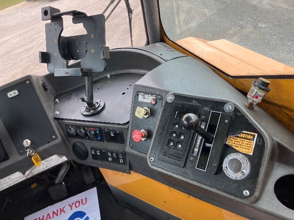 Yard Truck-Heavy Duty Tractors-Ottawa-2020-T2-Hueytown-AL-17,966\n\t\tmiles-$ 69,250 - Image 13