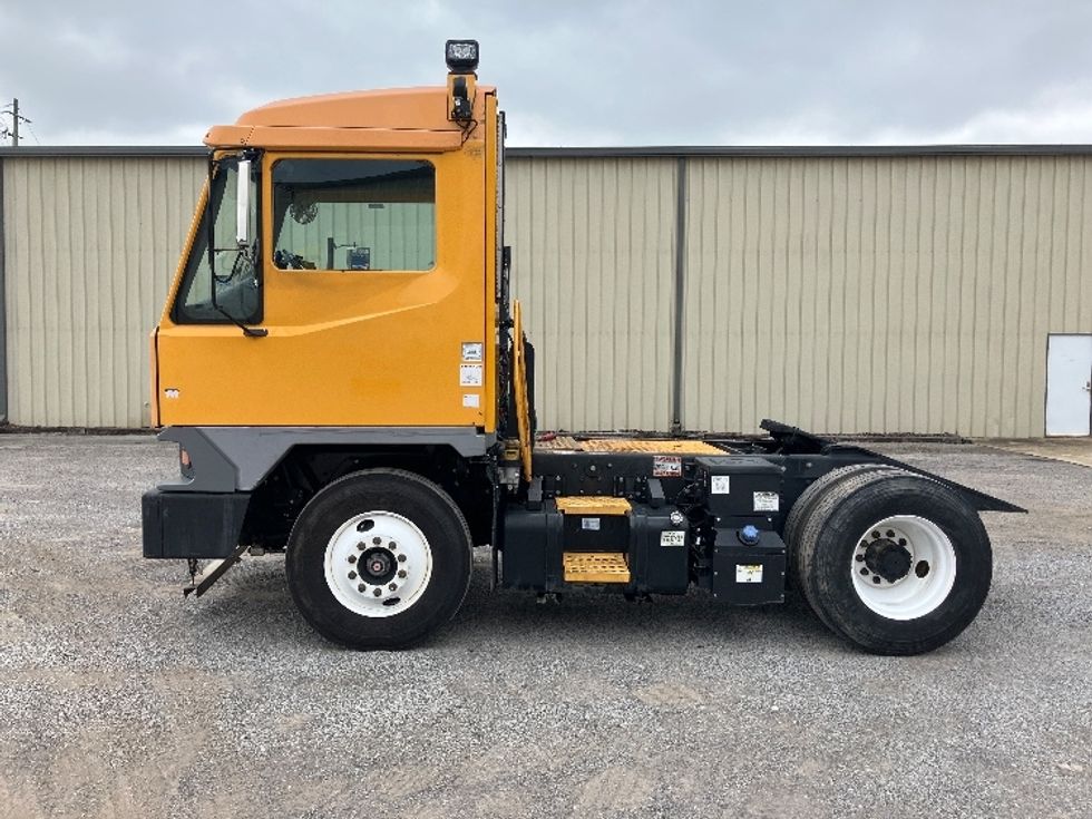 Yard Truck-Heavy Duty Tractors-Ottawa-2020-T2-Hueytown-AL-17,966\n\t\tmiles-$ 69,250 - Image 4