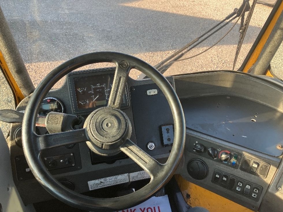 Yard Truck-Heavy Duty Tractors-Ottawa-2020-T2-Hueytown-AL-245,455\n\t\tmiles-$ 63,500 - Image 11