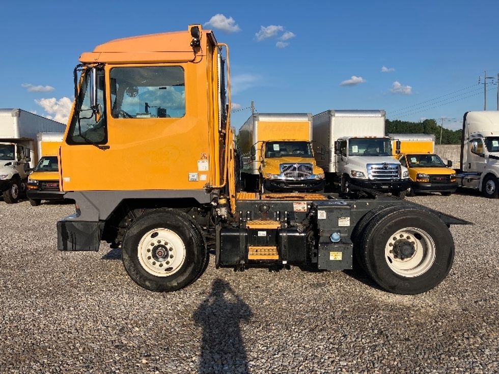 Yard Truck-Heavy Duty Tractors-Ottawa-2020-T2-Hueytown-AL-245,455\n\t\tmiles-$ 63,500 - Image 4