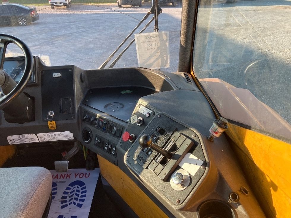 Yard Truck-Heavy Duty Tractors-Ottawa-2020-T2-Hueytown-AL-35,968\n\t\tmiles-$ 63,500 - Image 11