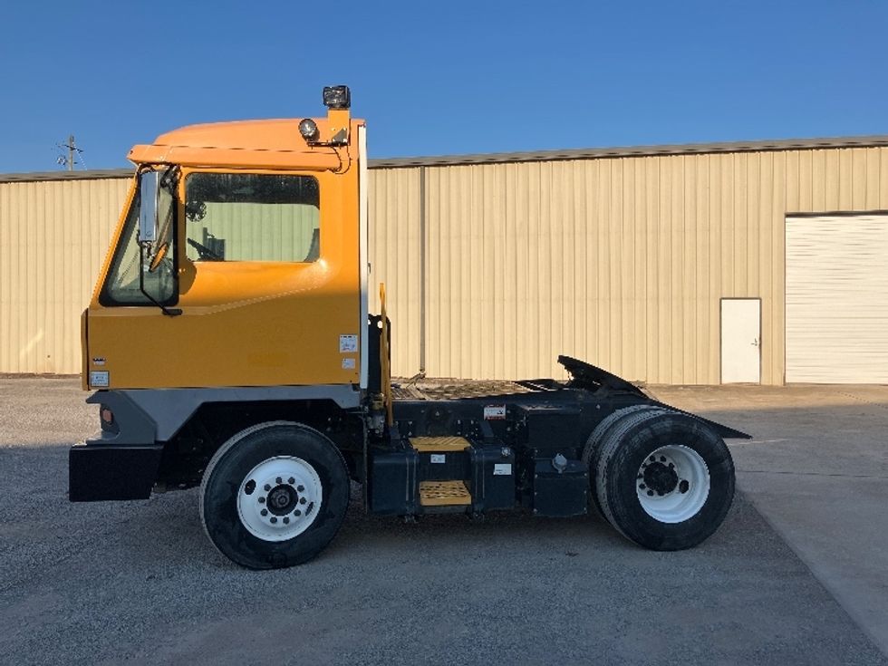 Yard Truck-Heavy Duty Tractors-Ottawa-2020-T2-Hueytown-AL-35,968\n\t\tmiles-$ 63,500 - Image 4