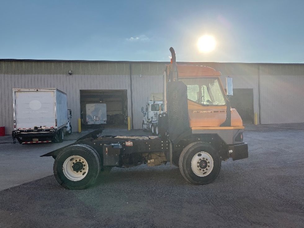 Yard Truck-Heavy Duty Tractors-Ottawa-2020-T2-Hueytown-AL-35,968\n\t\tmiles-$ 63,500 - Image 8