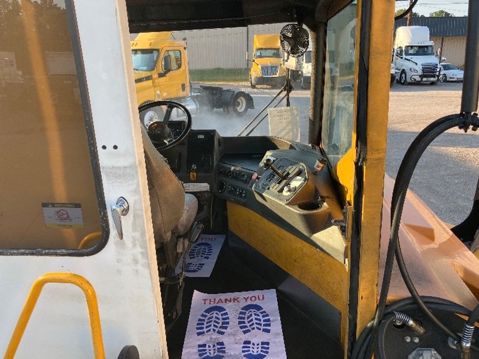 Yard Truck-Heavy Duty Tractors-Ottawa-2020-T2-Hueytown-AL-35,968\n\t\tmiles-$ 63,500 - Image 9