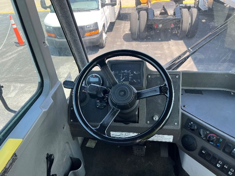 Yard Truck-Heavy Duty Tractors-Ottawa-2020-T2-Indianapolis-IN-502,034\n\t\tmiles-$ 71,750 - Image 10