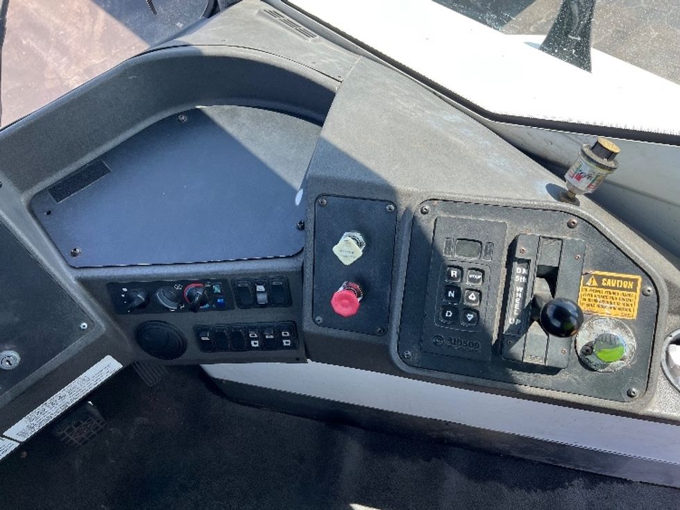 Yard Truck-Heavy Duty Tractors-Ottawa-2020-T2-Indianapolis-IN-502,034\n\t\tmiles-$ 71,750 - Image 12